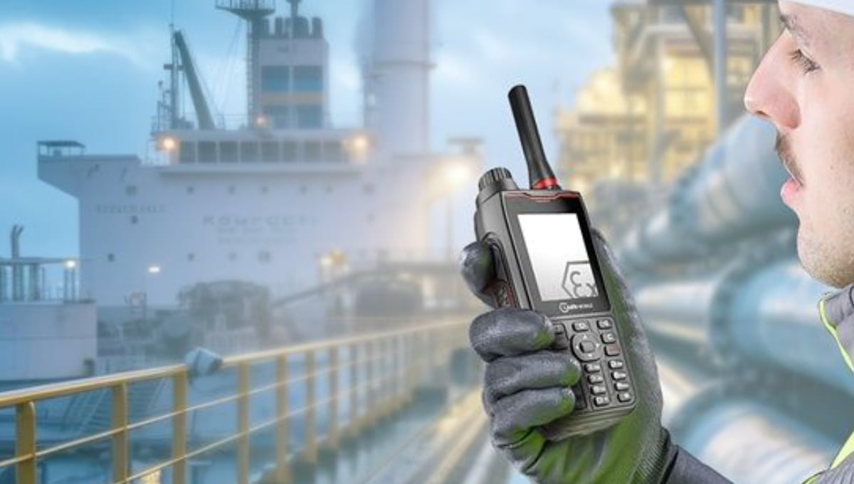 i.safe Mobile IS380.1 Launch: Hazardous Zone 1/21 के लिए 4G Industrial Radio, सुरक्षित Digital Communication का नया समाधान