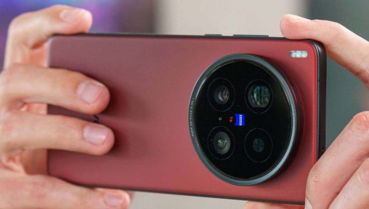 Vivo X300 Ultra और X300 FE Global Launch की तैयारी में, बड़ी बैटरी और प्रीमियम कैमरा के साथ जल्द एंट्री की उम्मीद