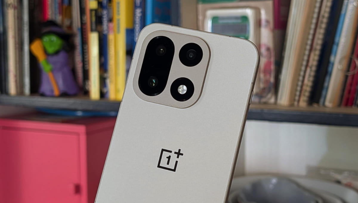 OnePlus 15T: 165Hz डिस्प्ले और 7500mAh बैटरी के साथ आ सकता है नया कॉम्पैक्ट फ्लैगशिप, लॉन्च से पहले सामने आए बड़े फीचर्स