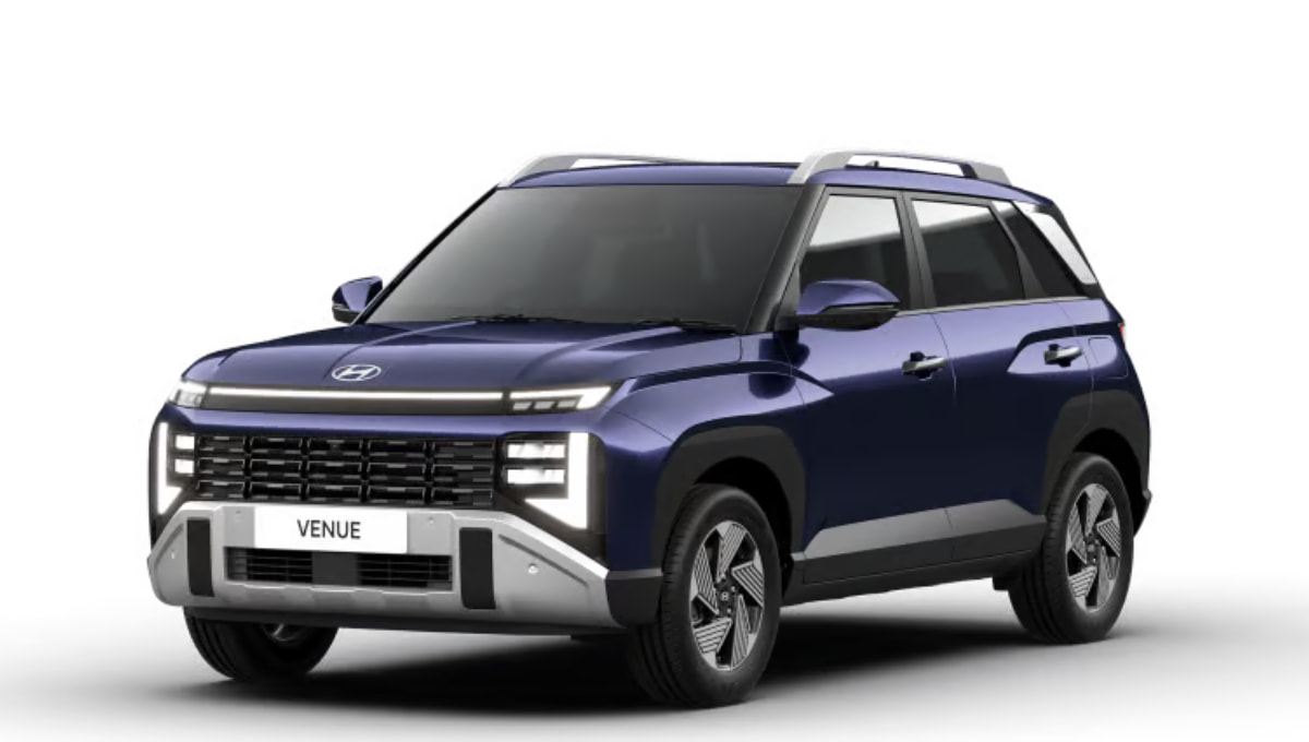 Hyundai Venue ने 4 महीनों में पार की 1 लाख बुकिंग, ₹13.69 लाख में लॉन्च हुआ नया HX8 Diesel Automatic वेरिएंट