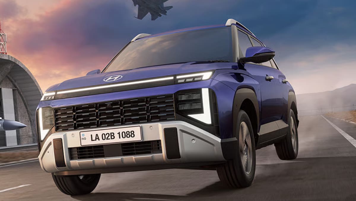 Hyundai Venue ने 4 महीनों में पार की 1 लाख बुकिंग, ₹13.69 लाख में लॉन्च हुआ नया HX8 Diesel Automatic वेरिएंट