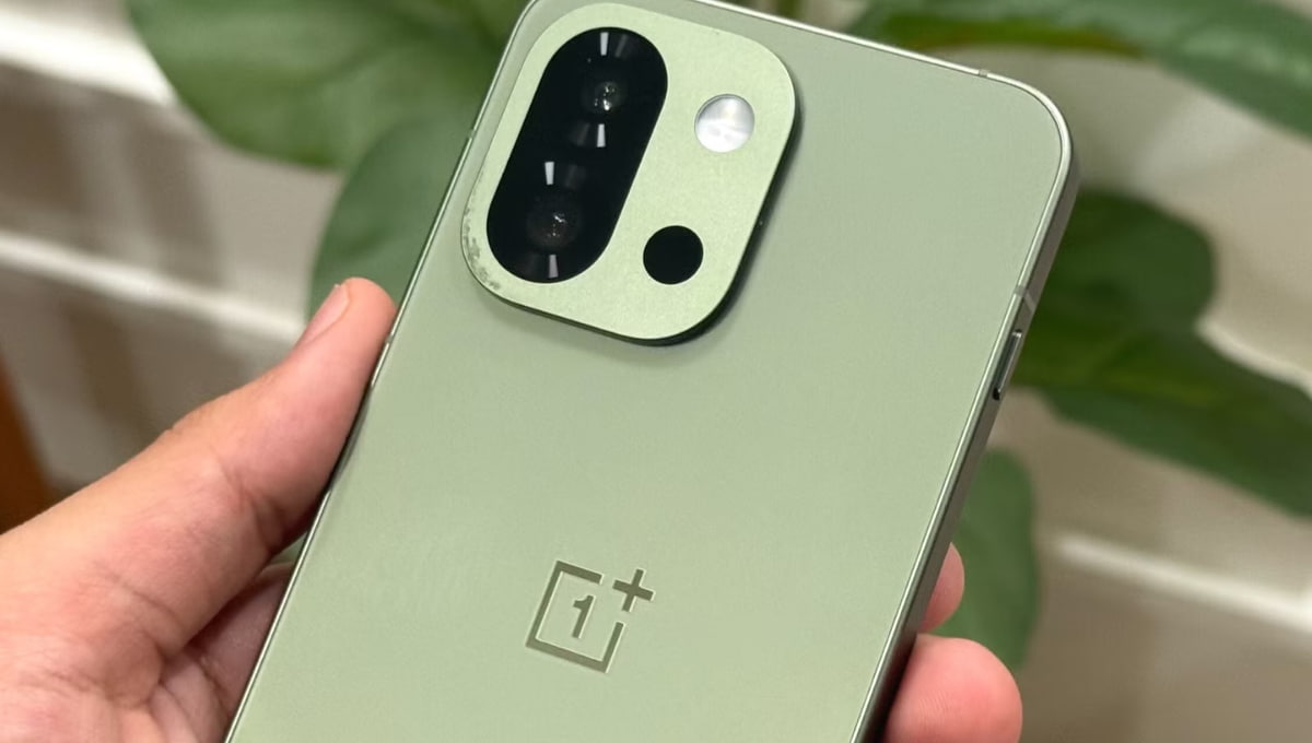 OnePlus 15T: 165Hz डिस्प्ले और 7500mAh बैटरी के साथ आ सकता है नया कॉम्पैक्ट फ्लैगशिप, लॉन्च से पहले सामने आए बड़े फीचर्स