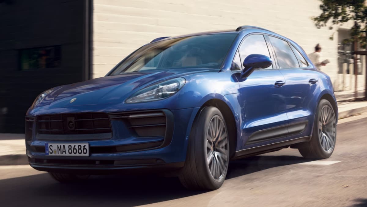 Porsche Macan (ICE) की अंतिम तैयारी: Leipzig प्लांट में बढ़ा उत्पादन, 2027 तक स्टॉक से बिक्री संभव